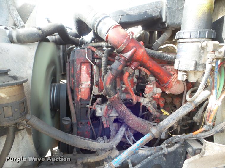 image for item DA7657 2003 International 9200i semi truck