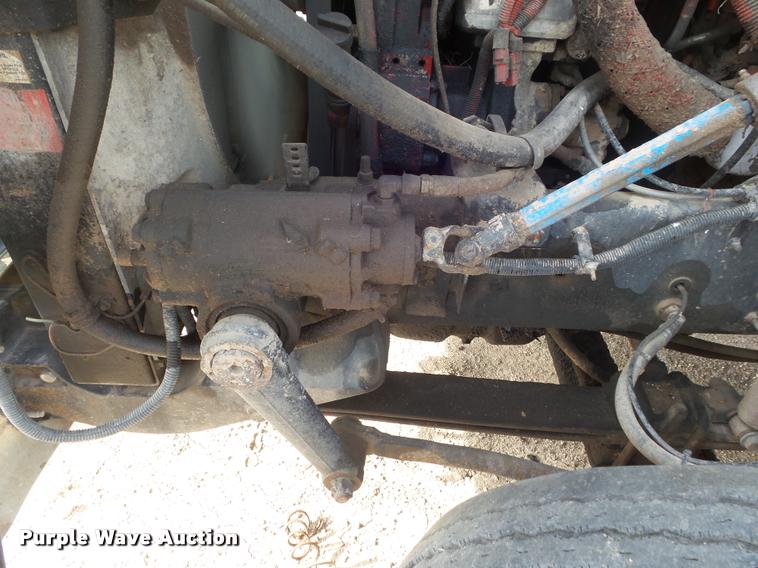 image for item DA7657 2003 International 9200i semi truck