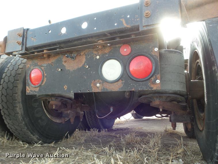 image for item DA7657 2003 International 9200i semi truck