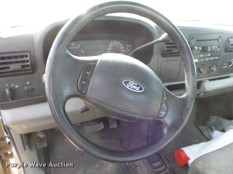 image for item DA7660 2005 Ford F250 Super Duty SuperCab pickup truck