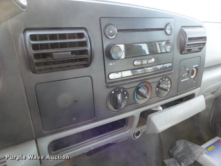 image for item DA7660 2005 Ford F250 Super Duty SuperCab pickup truck