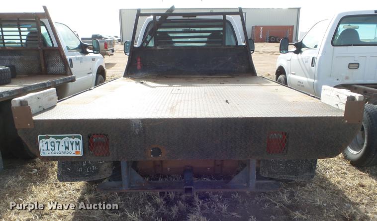 image for item DA7663 2005 Ford F350 Super Duty flatbed pickup truck