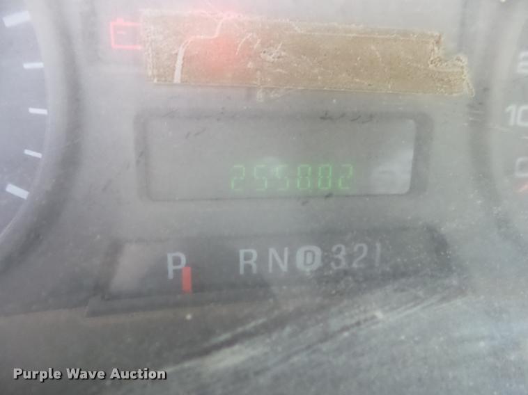 image for item DA7663 2005 Ford F350 Super Duty flatbed pickup truck