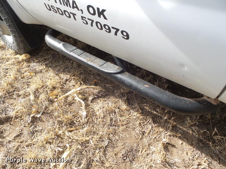 image for item DA7663 2005 Ford F350 Super Duty flatbed pickup truck