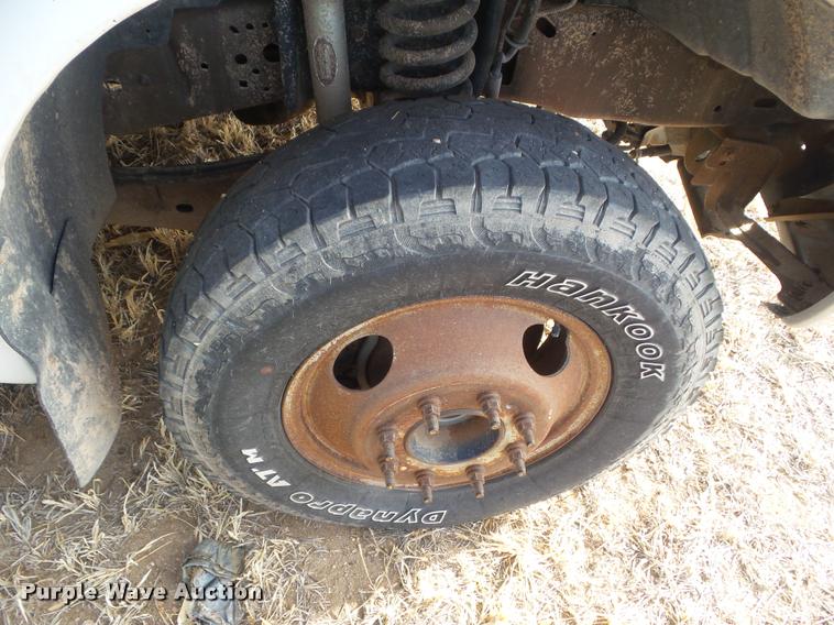 image for item DA7663 2005 Ford F350 Super Duty flatbed pickup truck