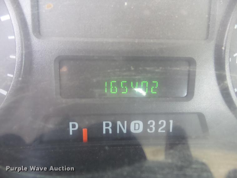 image for item DA7664 2005 Ford F350 Super Duty pickup truck cab and chassis