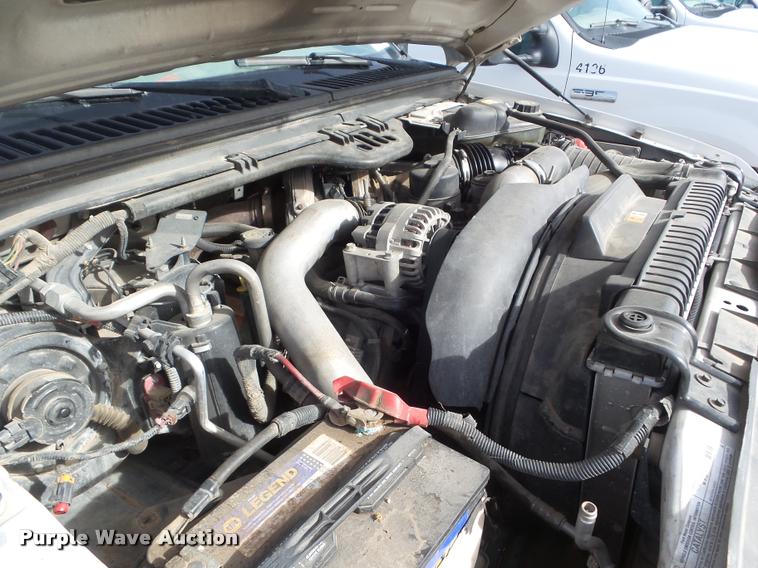 image for item DA7664 2005 Ford F350 Super Duty pickup truck cab and chassis