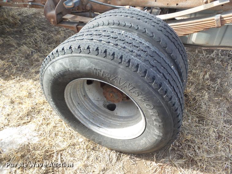 image for item DA7664 2005 Ford F350 Super Duty pickup truck cab and chassis