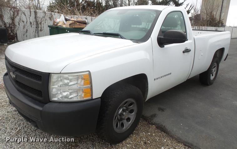 image for item DB0749 2008 Chevrolet Silverado 1500 pickup truck