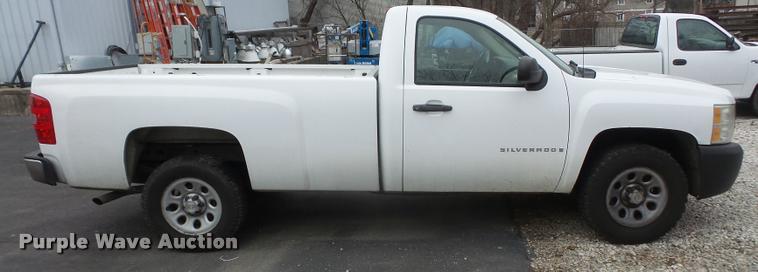 image for item DB0749 2008 Chevrolet Silverado 1500 pickup truck