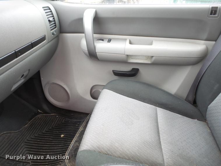 image for item DB0749 2008 Chevrolet Silverado 1500 pickup truck