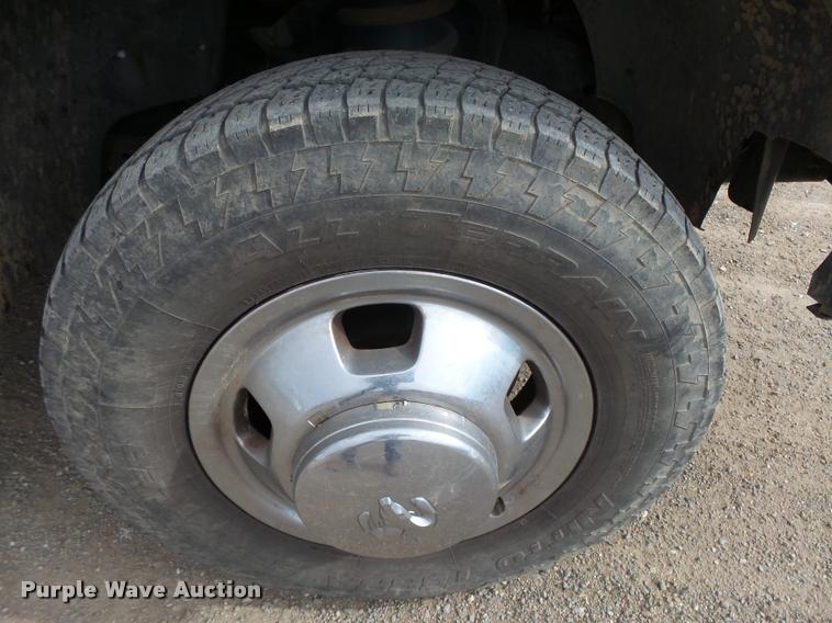 image for item DB1879 2007 Dodge Ram 3500HD flatbed pickup truck