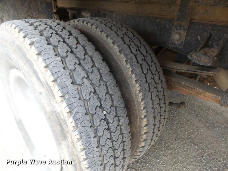 image for item DB1879 2007 Dodge Ram 3500HD flatbed pickup truck