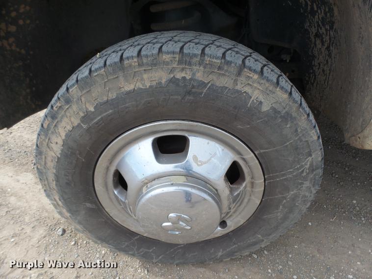 image for item DB1879 2007 Dodge Ram 3500HD flatbed pickup truck