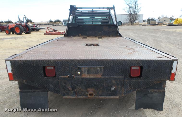 image for item DB1899 2005 Chevrolet Silverado 3500 flatbed pickup truck