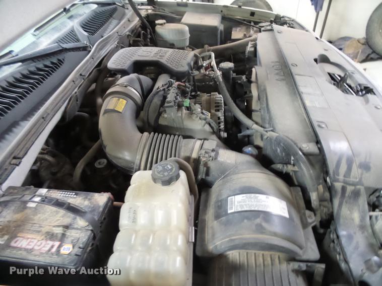 image for item DB1900 2007 Chevrolet Silverado 3500HD flatbed pickup truck