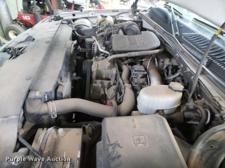 image for item DB1900 2007 Chevrolet Silverado 3500HD flatbed pickup truck