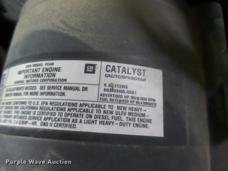 image for item DB1900 2007 Chevrolet Silverado 3500HD flatbed pickup truck