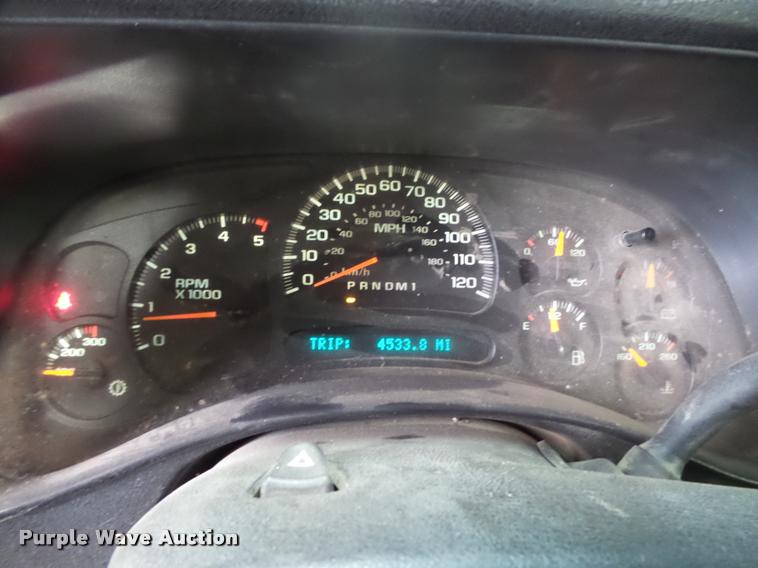 image for item DB1900 2007 Chevrolet Silverado 3500HD flatbed pickup truck