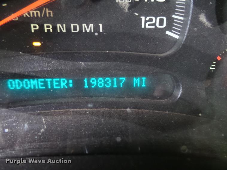 image for item DB1900 2007 Chevrolet Silverado 3500HD flatbed pickup truck