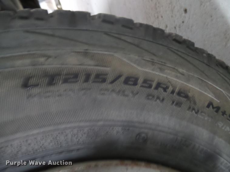 image for item DB1900 2007 Chevrolet Silverado 3500HD flatbed pickup truck