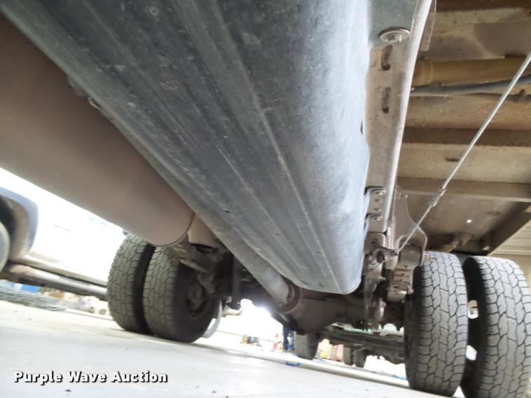 image for item DB1900 2007 Chevrolet Silverado 3500HD flatbed pickup truck