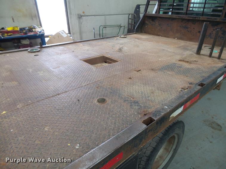 image for item DB1900 2007 Chevrolet Silverado 3500HD flatbed pickup truck