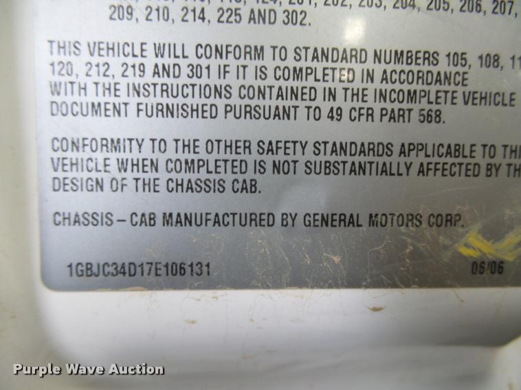 image for item DB1900 2007 Chevrolet Silverado 3500HD flatbed pickup truck