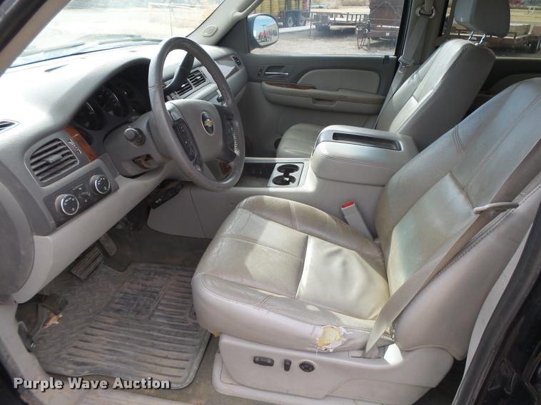 image for item DB1902 2007 Chevrolet Silverado 1500 Z71 Crew Cab pickup truck