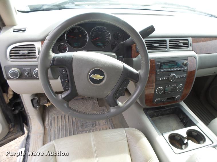 image for item DB1902 2007 Chevrolet Silverado 1500 Z71 Crew Cab pickup truck