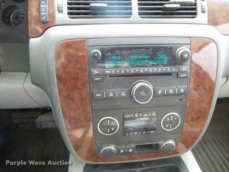 image for item DB1902 2007 Chevrolet Silverado 1500 Z71 Crew Cab pickup truck