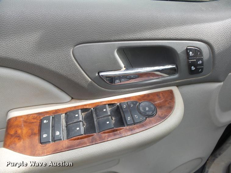 image for item DB1902 2007 Chevrolet Silverado 1500 Z71 Crew Cab pickup truck