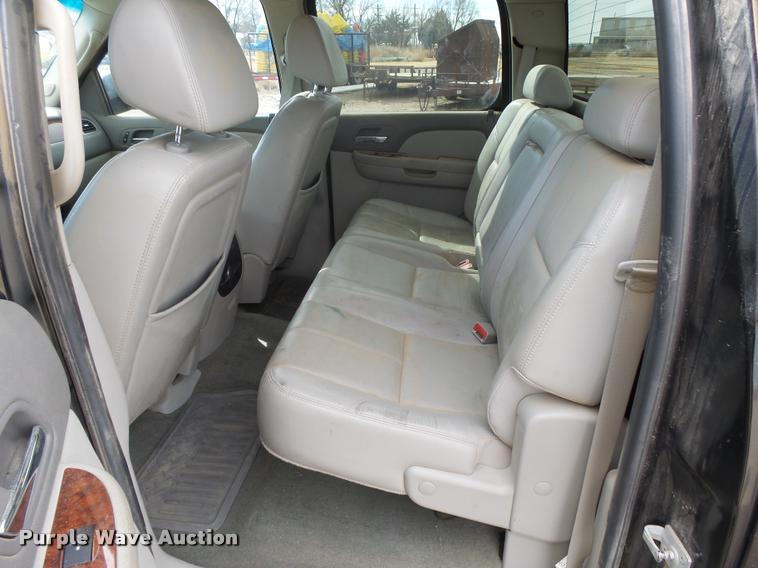 image for item DB1902 2007 Chevrolet Silverado 1500 Z71 Crew Cab pickup truck