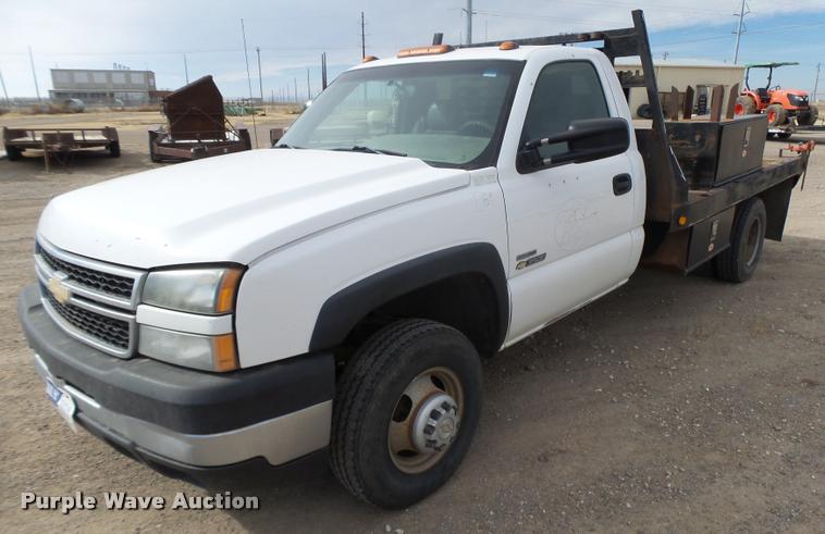 image for item DB1904 2006 Chevrolet Silverado 3500 flatbed pickup truck