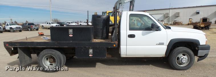 image for item DB1904 2006 Chevrolet Silverado 3500 flatbed pickup truck