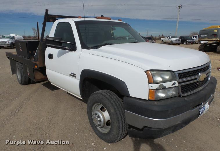 image for item DB1904 2006 Chevrolet Silverado 3500 flatbed pickup truck