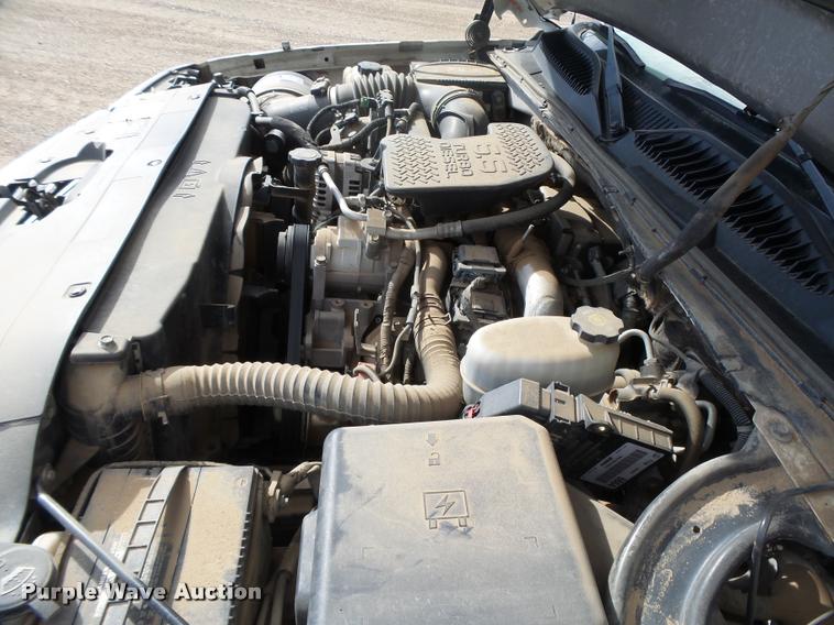 image for item DB1904 2006 Chevrolet Silverado 3500 flatbed pickup truck