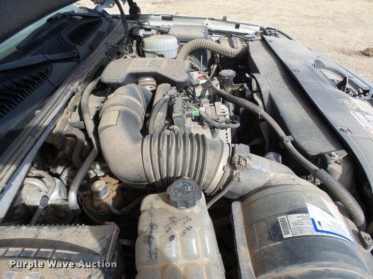 image for item DB1904 2006 Chevrolet Silverado 3500 flatbed pickup truck