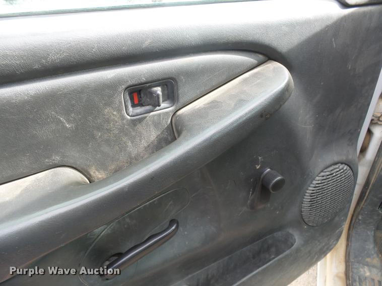 image for item DB1904 2006 Chevrolet Silverado 3500 flatbed pickup truck