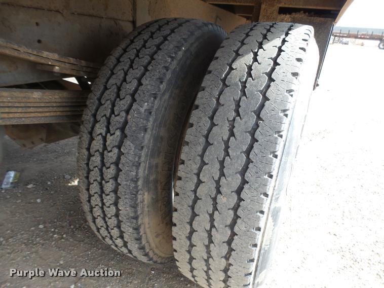 image for item DB1904 2006 Chevrolet Silverado 3500 flatbed pickup truck