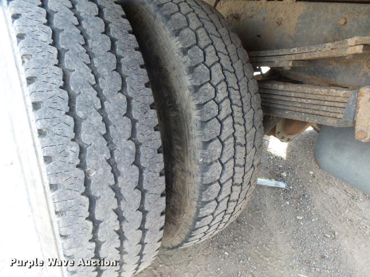 image for item DB1904 2006 Chevrolet Silverado 3500 flatbed pickup truck