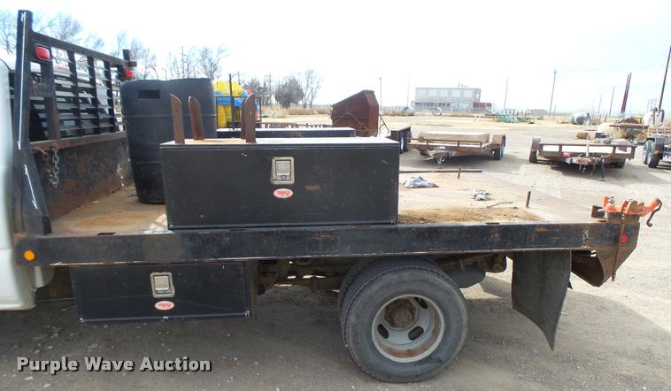 image for item DB1904 2006 Chevrolet Silverado 3500 flatbed pickup truck