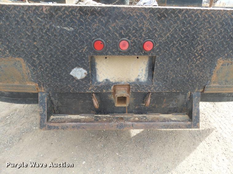 image for item DB1904 2006 Chevrolet Silverado 3500 flatbed pickup truck