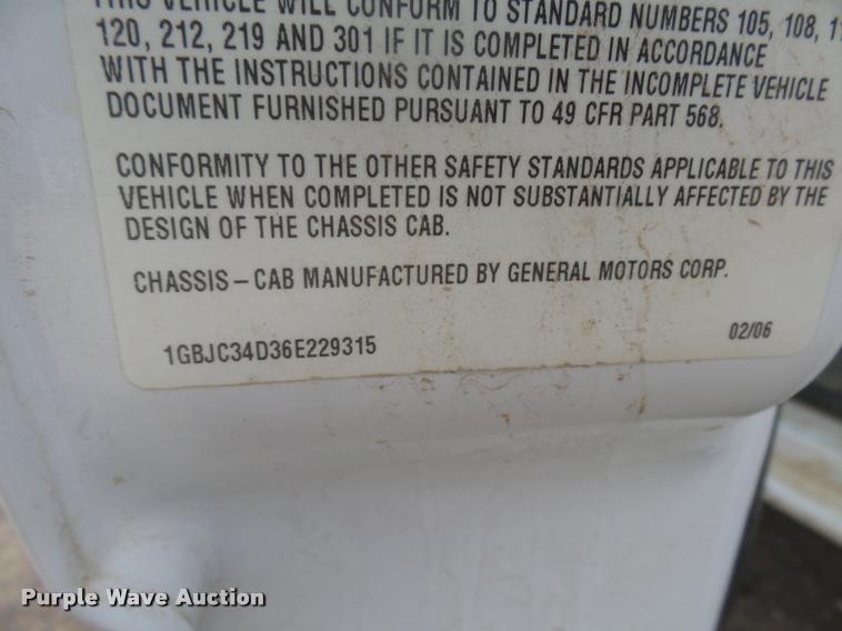 image for item DB1904 2006 Chevrolet Silverado 3500 flatbed pickup truck