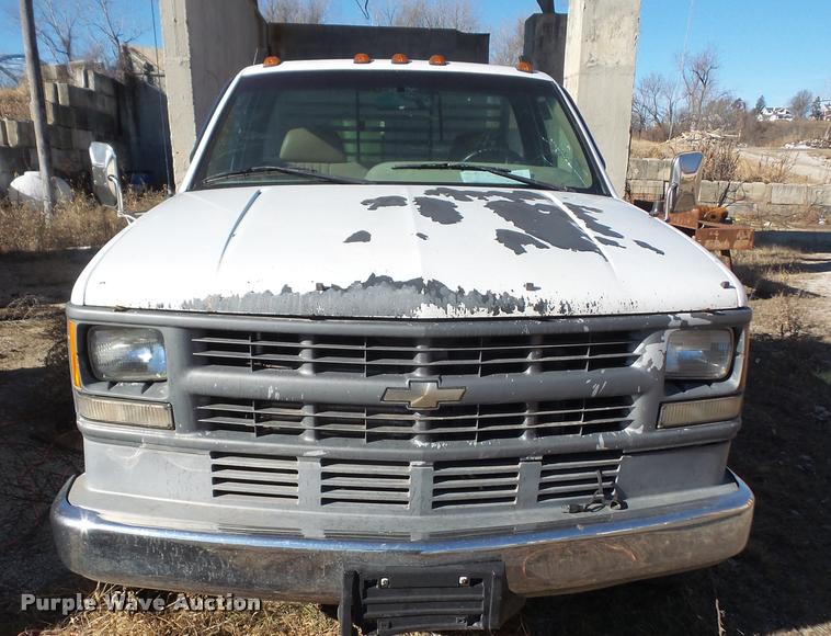 image for item DB2933 1995 Chevrolet 3500 HD flatbed pickup truck