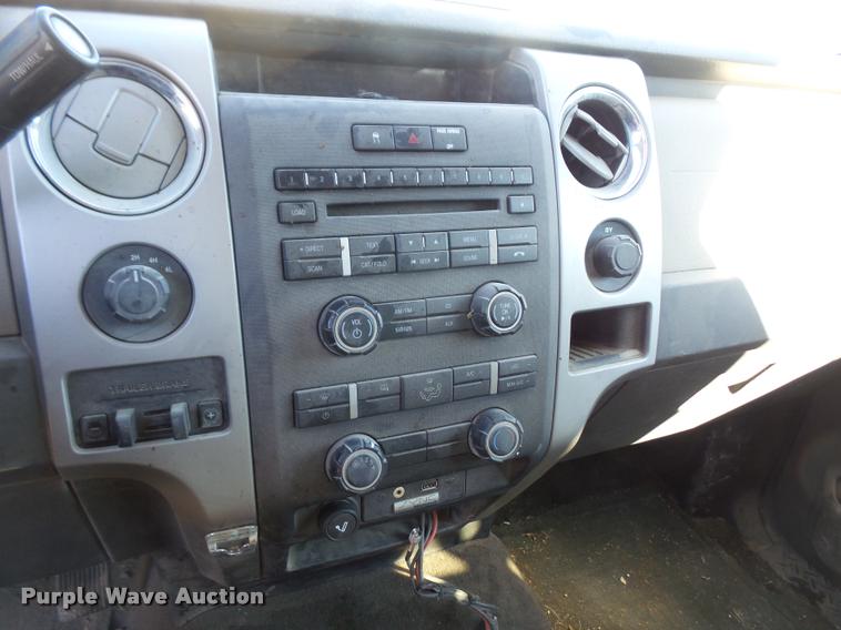 image for item DB2935 2010 Ford F150 XLT SuperCrew pickup truck