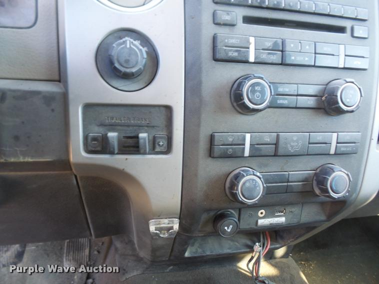 image for item DB2935 2010 Ford F150 XLT SuperCrew pickup truck