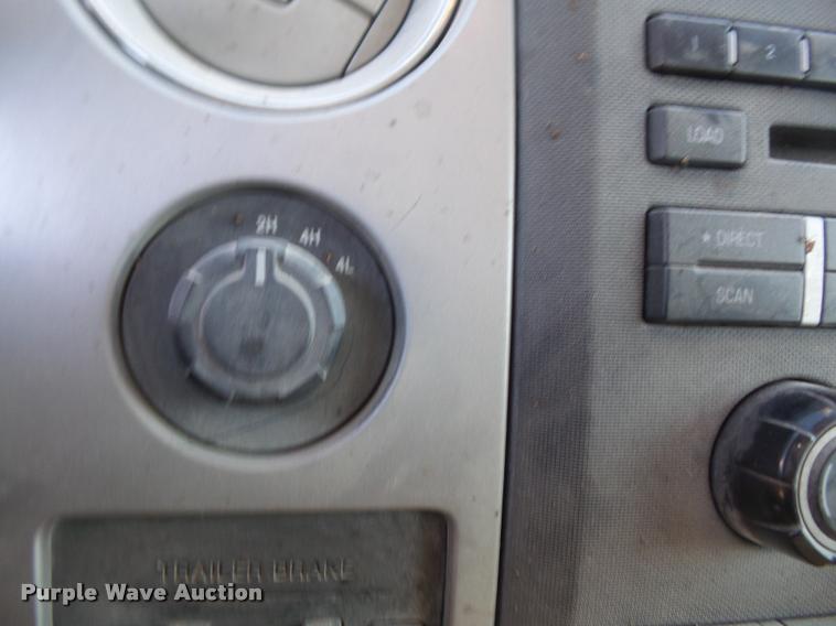 image for item DB2935 2010 Ford F150 XLT SuperCrew pickup truck