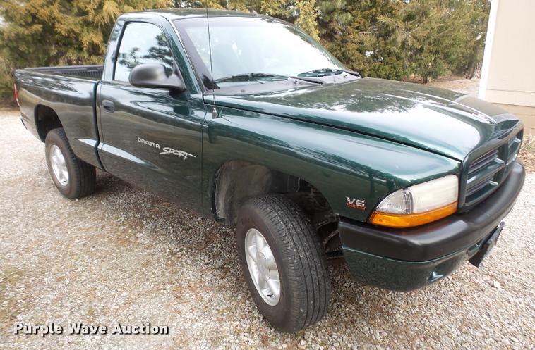 image for item DB2963 2000 Dodge Dakota Sport pickup truck