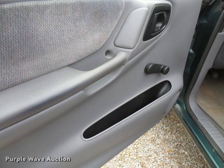 image for item DB2963 2000 Dodge Dakota Sport pickup truck